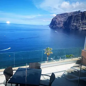 magnificent-apt-with-sea-view-cliff-marina.tenerifehoteles.net/
